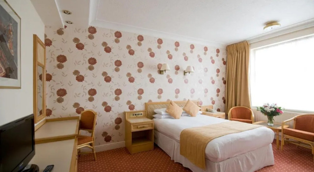 Номер Standard The Royal Beach Hotel