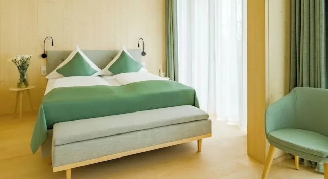 Полулюкс с балконом и с видом на парк Hotel Krone Oettingen