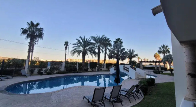 Perfect location - Puerta Cabo Village 500 steps to the beach & resorts