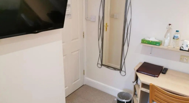 Hatsue Guest House, Rezervovat Penzión Camberley Surrey