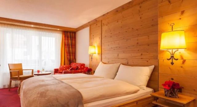 Трёхместный номер Standard с балконом Hotel Holiday