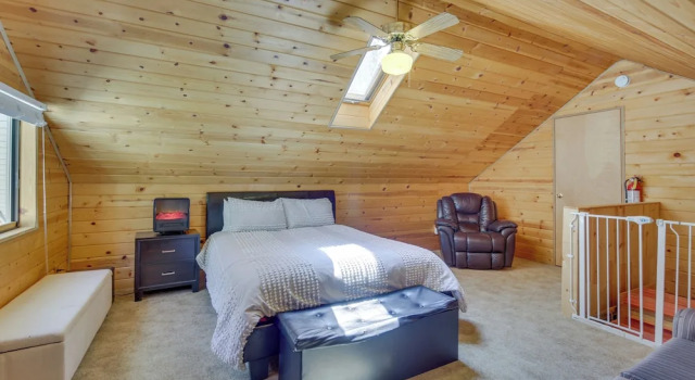 Коттедж Ski, Hike & Fish: Big Bear Lake Home w/ Fire Pit