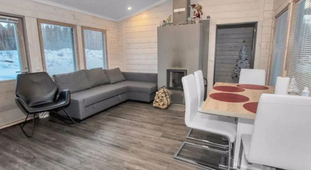 Adeli Holiday Cottage Ellivuori, Забронировать Дом для отпуска Отели Састамала с парковкой, Парковка