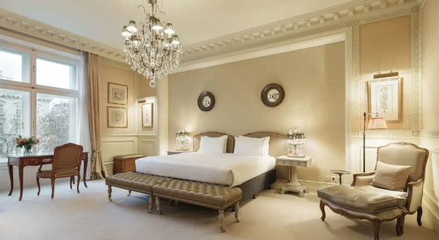 Люкс Connecting Eurostars Grand Hotel Wien