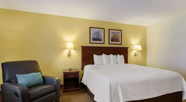 Двухместный номер Standard MainStay Suites Fitchburg - Madison