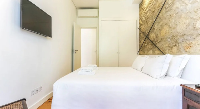 JOIVY Polished 1BR Apt, close by Avenida da Liberdade
