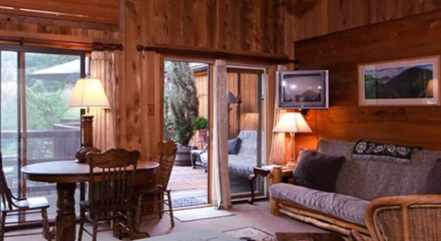 River House Bed and Breakfast, Prenota Hotel Nine Mile Falls Washington (state)