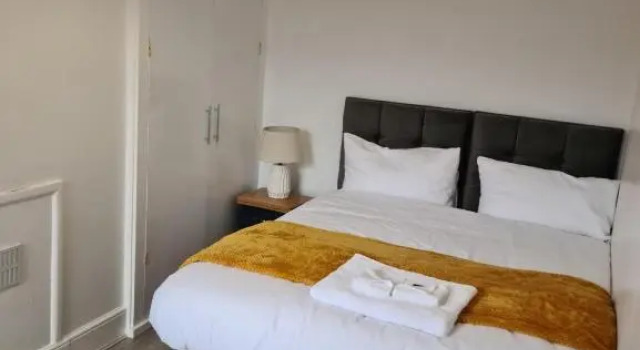 Fields Home a Stunning 3 Bedroom-Sleeps 5, Rezervasyon Otel Kettering 