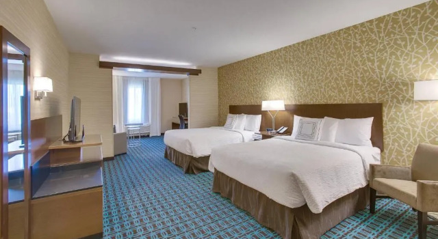 Четырёхместный люкс Fairfield Inn & Suites By Marriott Wichita East