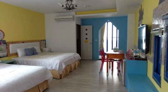 Четырёхместный номер Deluxe Sky Blue Ocean B&B