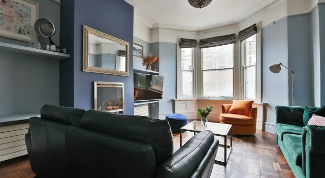 4 Bed House with Pool Table & Parking, Забронировать Дом для отпуска Виллы Кардиффа, рядом с The Gate Arts and Community Centre, Вилла