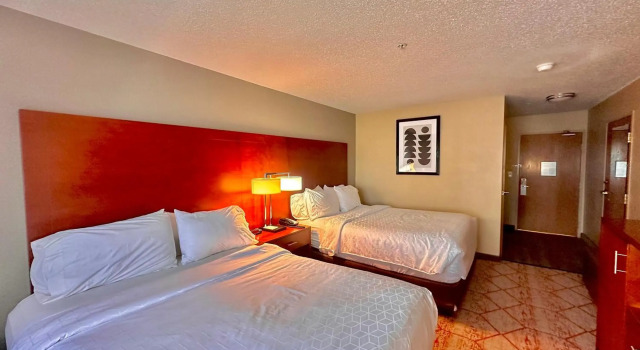 Holiday Inn Express & Suites Waxahachie by IHG