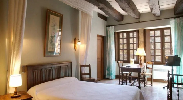 Стандарт Қосарлы бөлме Hostellerie de Pérouges