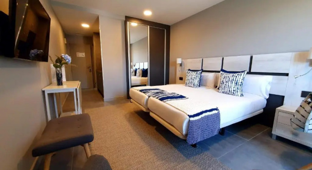 Apartahotel 5dos5, Rezerwuj Apartamentowiec hotelowy Apart-hotele w Asturia, Apartamentowiec hotelowy