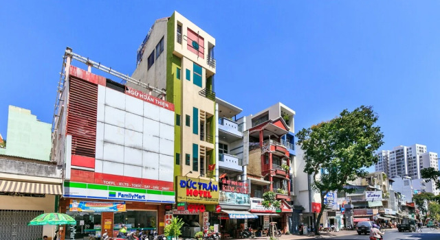 Oyo 832 Duc Tran Hotel, Забронировать Отель Район 3 Хошимин, рядом с Vinh Nghiem Pagoda