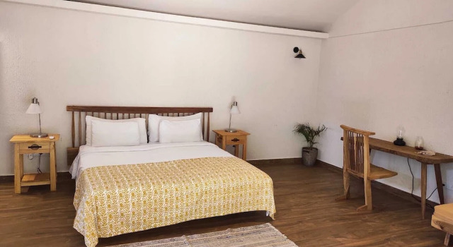 Коттедж с балконом Anahata Retreat Beach Front Resort