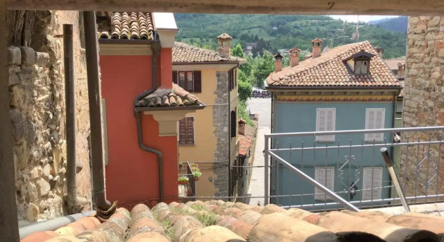 Коттедж Varzi sotto i portici