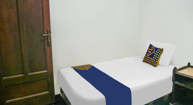 Standard Zimmer SPOT ON 92063 Balebat Endah Syariah