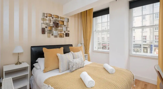 Silver Lining - Luxury Jackson Apartment, Забронировать Апартаменты/квартира Старый город Эдинбург, рядом с Национальный музей Шотландии