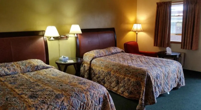 Четырёхместный номер Standard The Boston Inn