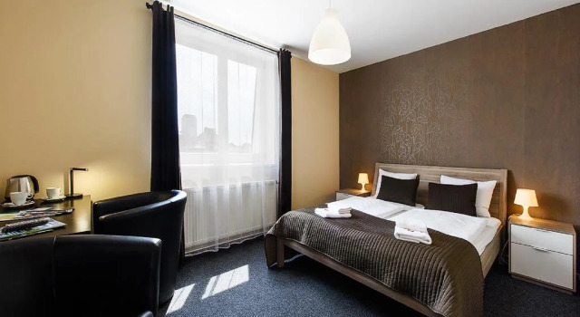 Hotel Tatra, Забронировать Отель Nový Bydžov Краловеградецкий край