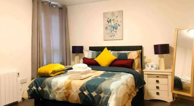 Aarons Stunning 2-bed in Aberdeen City Centre, Забронировать Апартаменты/квартира Отели Абердина с парковкой, рядом с St Mary's Cathedral, Парковка