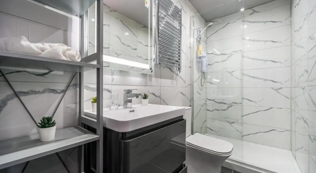 Апартаменты Huddersfield Central Lodge