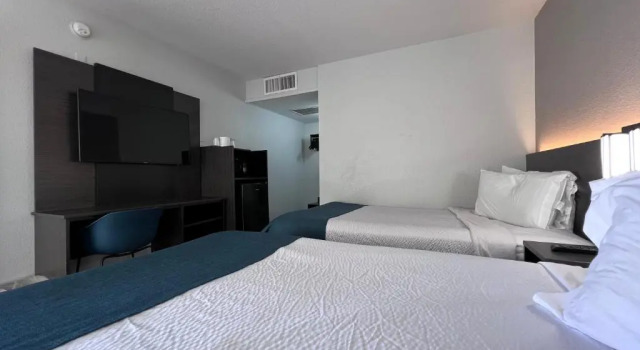 Четырёхместный номер Deluxe Motel 6-Bakersfield, CA - South