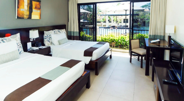 Номер Premier с видом на бассейн Fairways and Bluewater Boracay