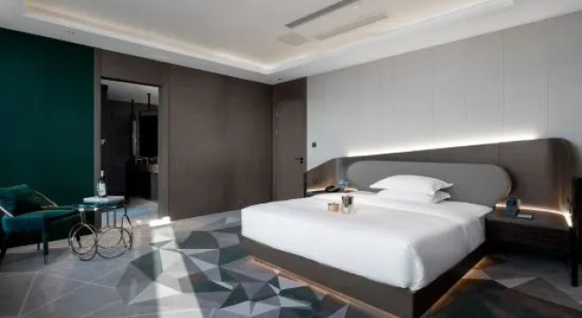 Люкс Executive Phoenix International Hotel