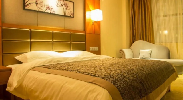 Lvbao Jin Hua Hotel, Book Hotel Hoteller i Mengzi med parkering, Parkering