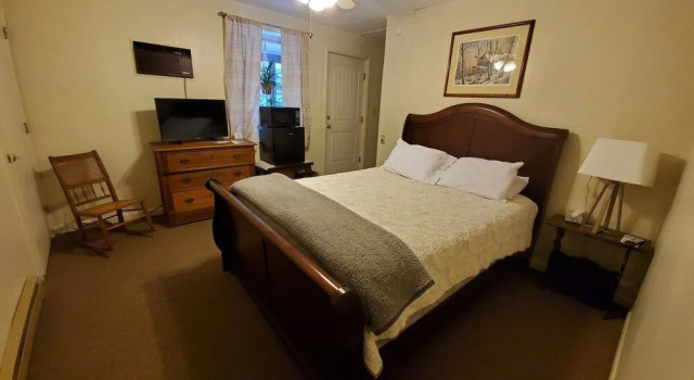 Lakewood Lodge, Rezerwuj Hotel Hotele w Wayne County ze śniadaniem, Śniadanie