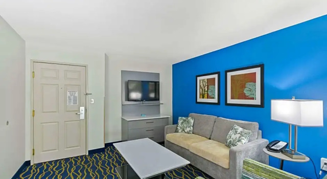 Двухместный люкс c 1 комнатой Best Western Plus Lake Lanier Gainesville Hotel & Suites