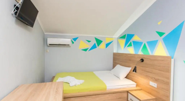 Economy Zimmer Blum Hotel