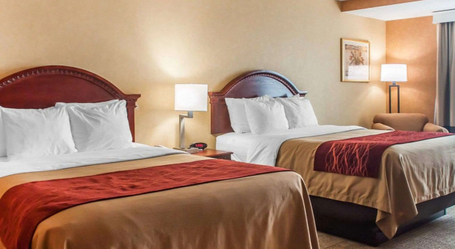 Четырёхместный номер Standard Quality Inn Near Walden Galleria Mall