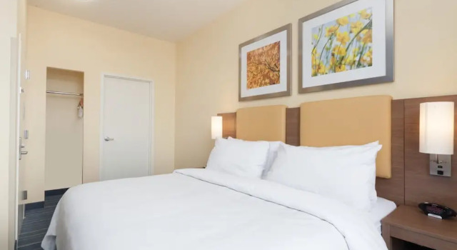 Двухместный номер Standard Days Inn by Wyndham Brooklyn Crown Heights