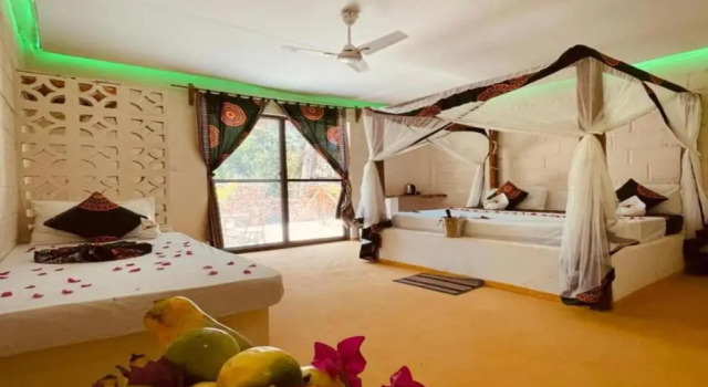 Трёхместный номер Standard с видом на бассейн Tropicana Garden