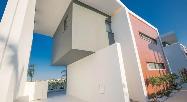 Villa Charlize AQ WP7