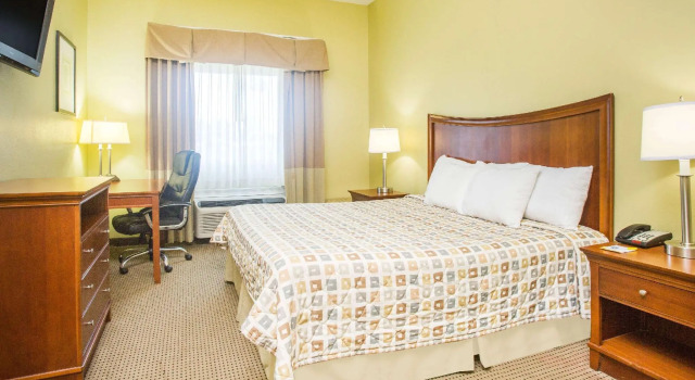Двухместный номер Standard Days Inn & Suites by Wyndham Swainsboro