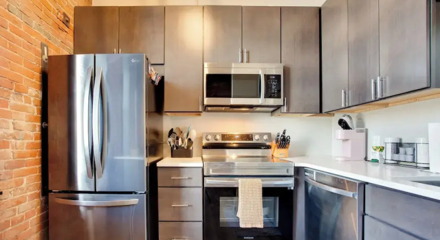 Апартаменты Custom-designed Studio Across From Washington Park