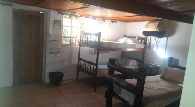 Кровать в общем номере 1322 Backpackers International