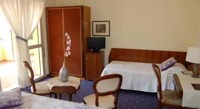 Трёхместный номер Standard Hotel Broglia
