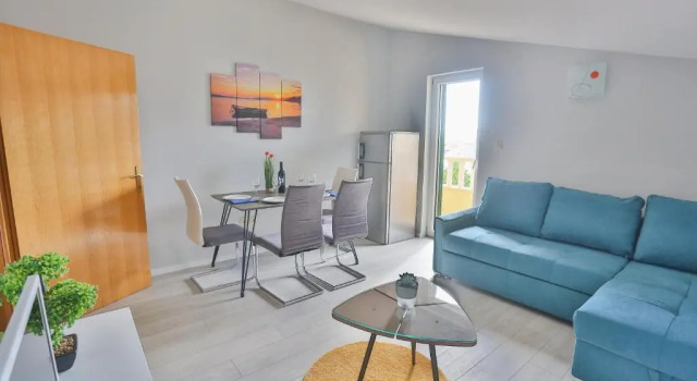 Apartments Maris, Rezerwuj Apartament Hotele w Split-Dalmatia County z parkingiem, Parking