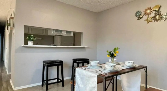 The Cottage by Mall of Louisiana, Baton Rouge