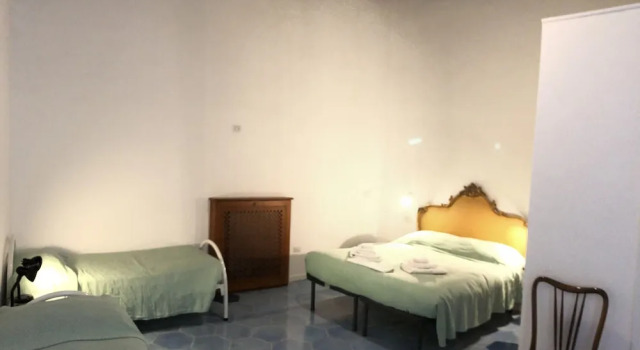 Il Sole di Montesanto B&B, Забронировать Отель «постель и завтрак» Отели Неаполя с завтраком, рядом с Концертный зал «Напулитаната», Завтраки