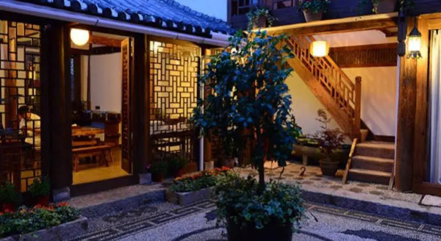 Lijiang Xianshe House, Забронировать Отель Лицзян Юньнань, рядом с Улица Сквер-стрит Древнего города Даянь