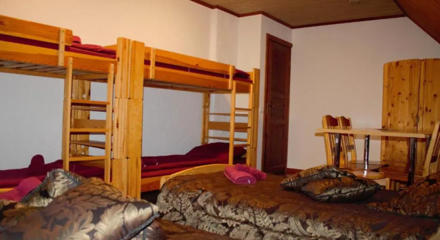 Krapi Guesthouse, Buchen Sie Hotel Treimani 