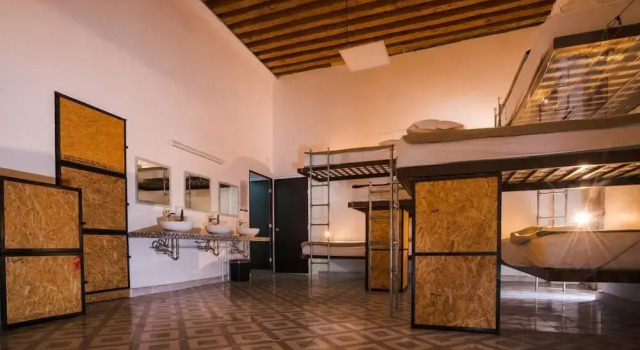 Кровать в общем номере (мужской номер) с видом на город Casona Poblana Hotel Puebla