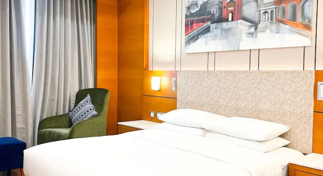 Двухместный номер Standard с видом на бассейн Hyatt Centric Janakpuri New Delhi