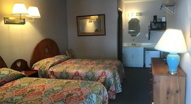Andrew's Lakeside Resort, Rezerwuj Ośrodek wypoczynkowy Hotele resortowe w Monticello, Ośrodek wypoczynkowy